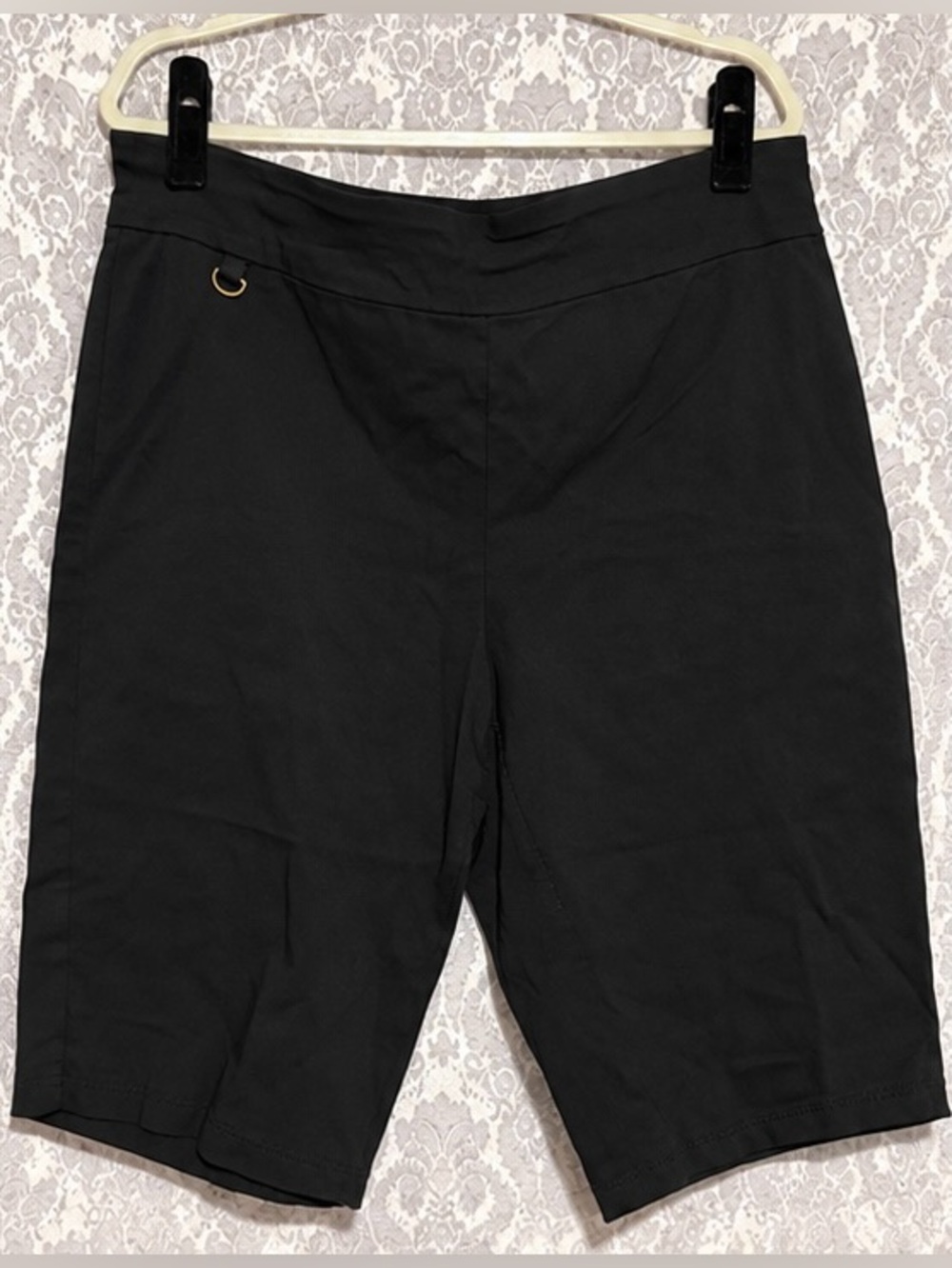 Avenue Black Super Stretch Pull-On Bermuda Shorts Size 16